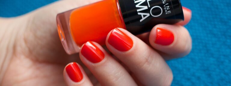 Оранжевый маникюр с Maybelline Colorama #155, China Glaze – Style Wars, Chanel #617 Holiday