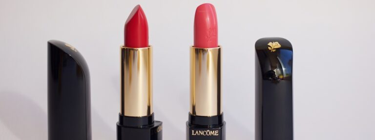 Макияж: Lancôme Cosmetics – Teint Visionnaire, Grandiose Mascara, L’Absolu Rouge Lipstick
